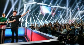 LPL全明星队3-1力克LCK TheShy斩获MVP 电竞荣誉之战引瞩目