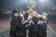 17岁中单新星‘流星’韩服登顶，顶级战队疯抢，电竞圈未来可期